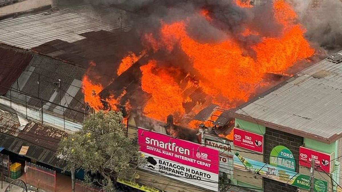 Kota Bandung Pasar Simpang Dago Kebakaran Dua Kios