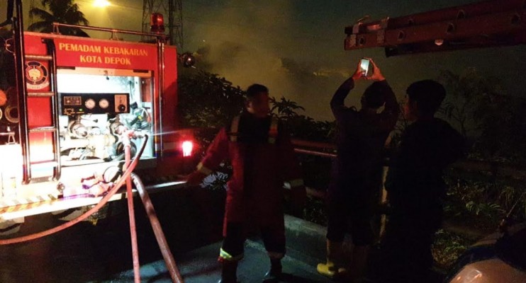 Kebakaran 2 Rumah di Pancoran Terbakar Tidak Ada Korban